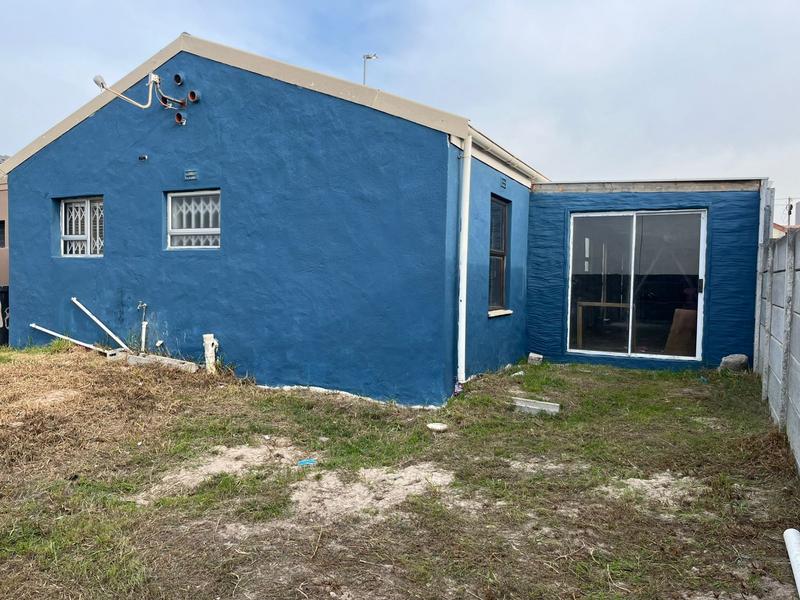 2 Bedroom Property for Sale in Ilitha Park Western Cape
